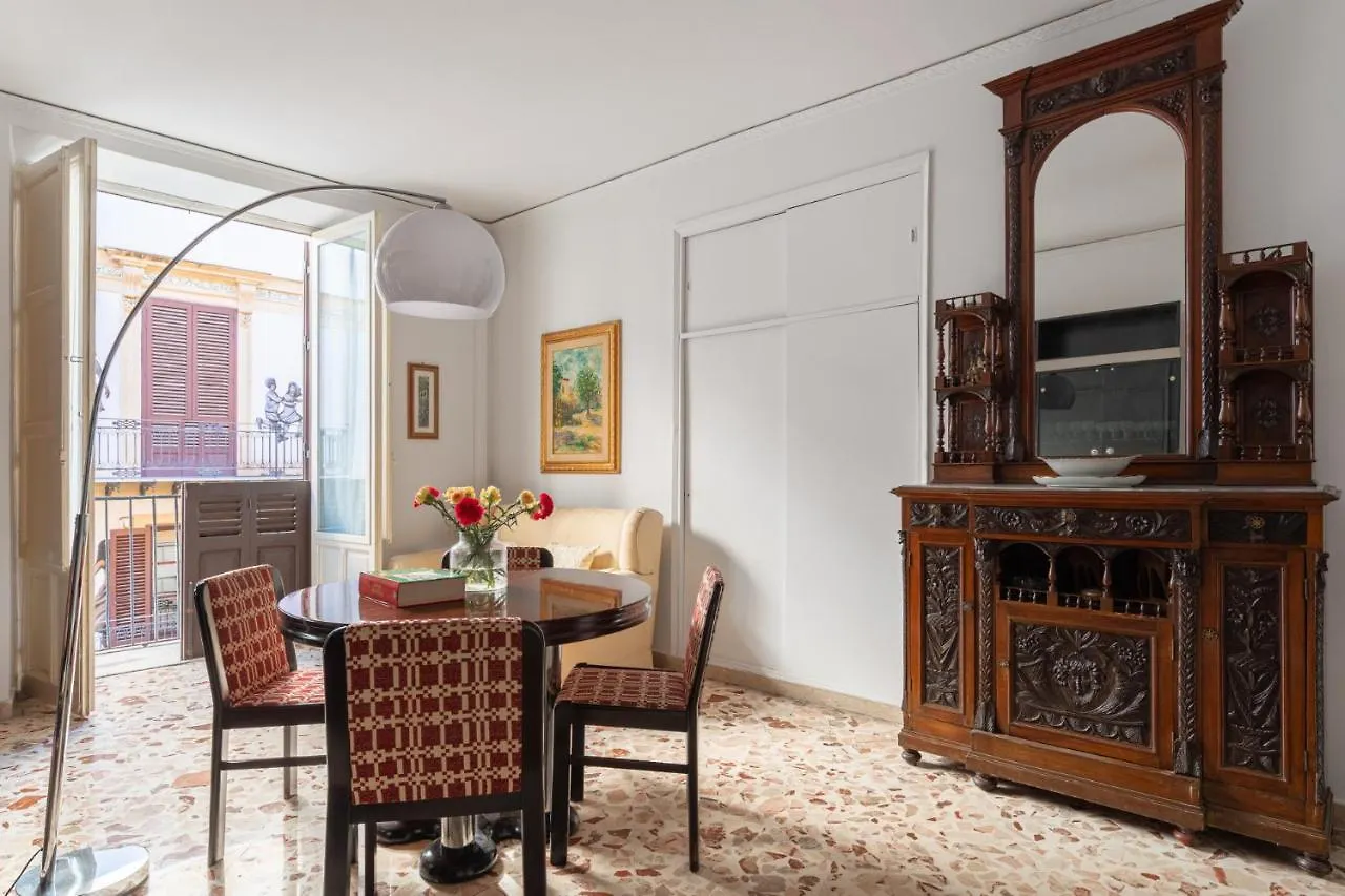 Palazzo Damiani Apartment By Domusicily Палермо 0*,